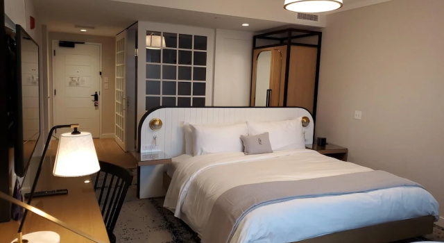 Двухместный номер Standard Пентхаус с балконом и с видом на город The Brenton Hotel