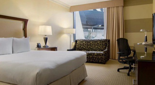 Parlor Hilton Raleigh North Hills