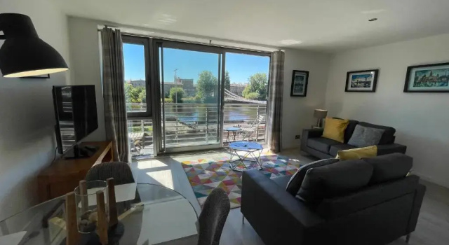 Апартаменты Clyde Waterfront Apartments