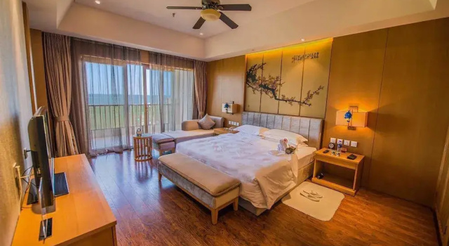 Номер Standard с балконом и с видом на сад Arcadia seaside holiday hotel Beidaihe