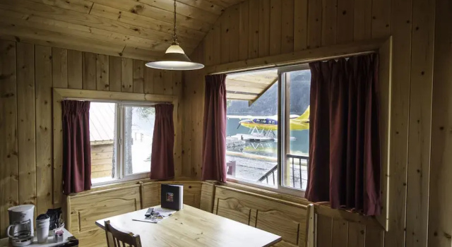 Northern Rockies Lodge, Забронировать Отель Манчо-Лейк Northern British Columbia