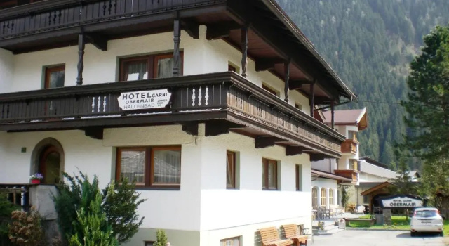 Bergsteiger-Zimmer Pension Obermair, Забронировать Хостел Отели Майрхофен с бассейном, Бассейн