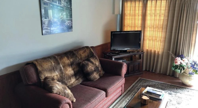 Chartre' Manor Bed & Breakfast