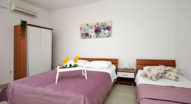 Студия Apartments Roza