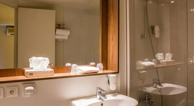 Четырёхместный номер Standard Kyriad Montargis Amilly