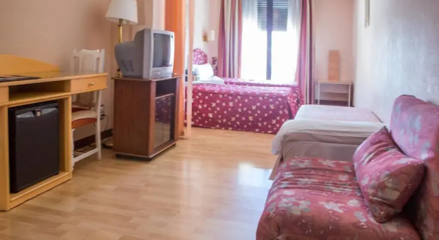 Tibur Hotel