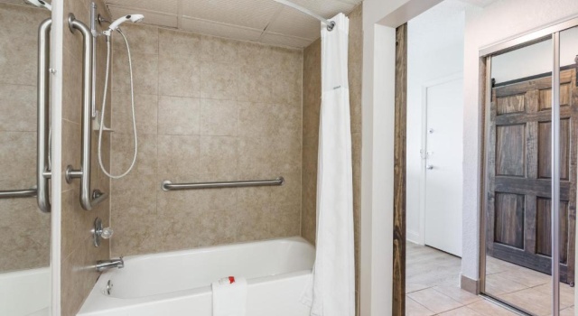 Номер Standard с видом на город Ramada Plaza by Wyndham Nags Head Oceanfront