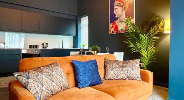 Stunning & Stylish 2 Bedroom Apartment! - 5 Minute Walk to the Best Beach! - Great Location - FREE Parking - Netflix - Fast WiFi - Smart TV - Newly decorated - sleeps up to 4! Close to Bournemouth & Poole Town Centre & Sandbanks, Забронировать Апартаменты/квартира Борнмут Дорсет