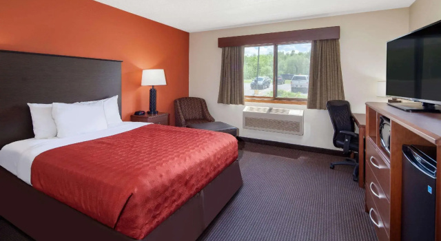Двухместный номер Standard AmericInn by Wyndham Ashland