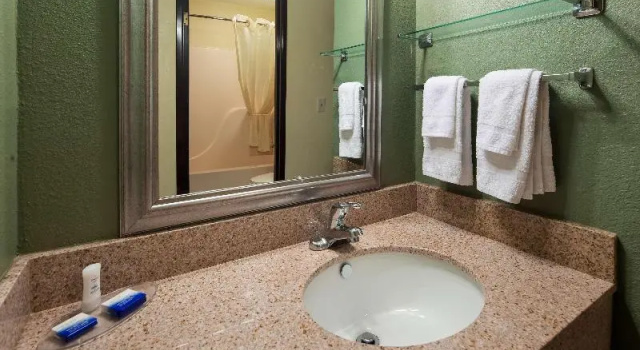 Двухместный номер Standard с балконом Best Western Richland Inn Mansfield