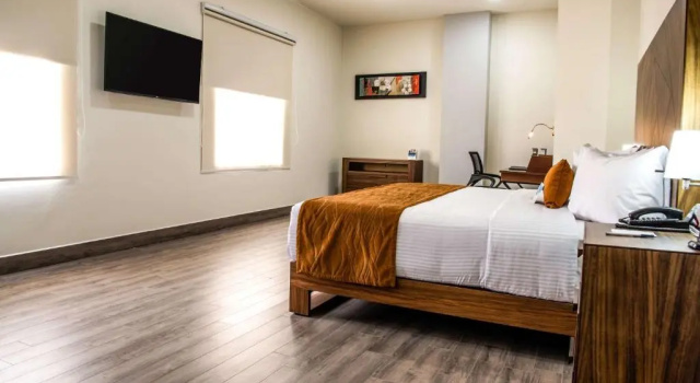 Люкс Comfort Inn Irapuato