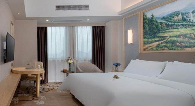 Люкс Vienna International Hotel (Liuzhou High-speed Railway Station Liunan Wanda Plaza)