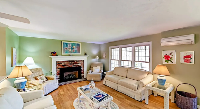 312 Carriage Lane Home - 4 Br home by RedAwning