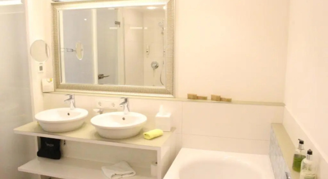Люкс TAOme Feng Shui Stadthotel Breisgau