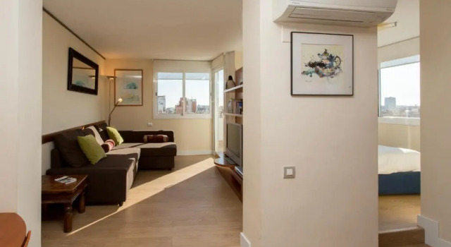 Gaudi penthouse with terrace views, Забронировать Апартаменты/квартира Грасиа Барселона, рядом с Альфонс X