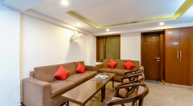 OYO Flagship 73119 Hotel Eagle Restaurant & Lodging, Забронировать Отель Варда штат Махараштра