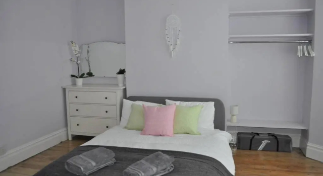 Beautiful large victorian waterfront house, Забронировать Отель Бристоль Англия
