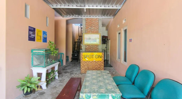 SPOT ON 2022 Darman Family Residence Syariah, Varaa Hotelli Giri East Java