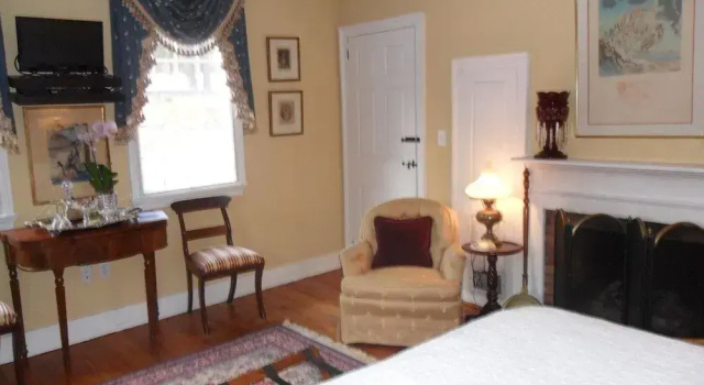 Green Acres B&B, Varaa Bed and Breakfast Simsbury Connecticut