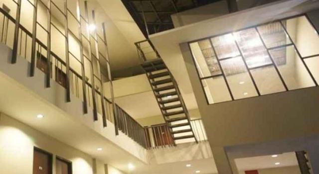 Hotel Lotus Cirebon, Varaa Hotelli West Java hotellit, joissa on pysäköinti, Pysäköinti