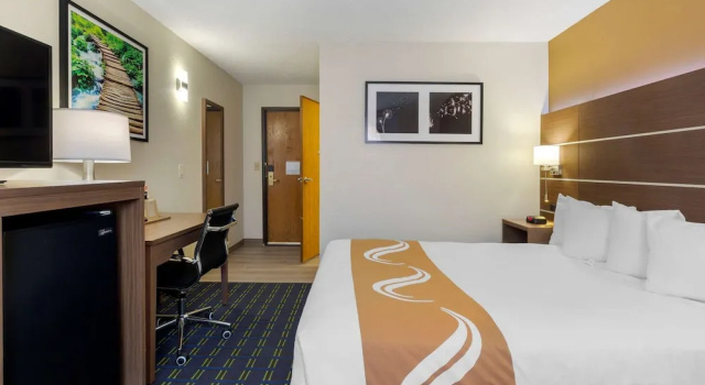 Двухместный номер Standard Quality Inn Lee - Lenox South