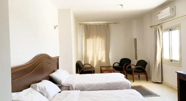Трёхместный номер Standard с балконом Royal NJ Hotel