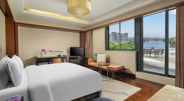 Двухместный люкс c 1 комнатой Crowne Plaza Huangshan Yucheng by IHG