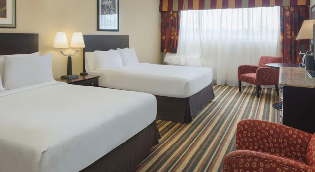 Четырёхместный номер Standard Holiday Inn & Suites Orlando SW - Celebration Area by IHG