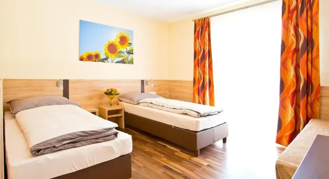 Номер Standard Pension Einsiedl