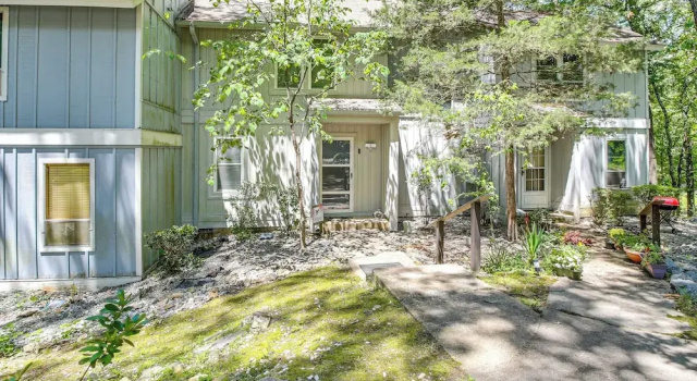 Апартаменты Walk to Lake Desoto: Home w/ Hot Tub Access!