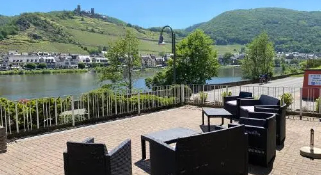 Gasthaus Schöne Aussicht, Забронировать Отель Отели Лёф с парковкой, Парковка