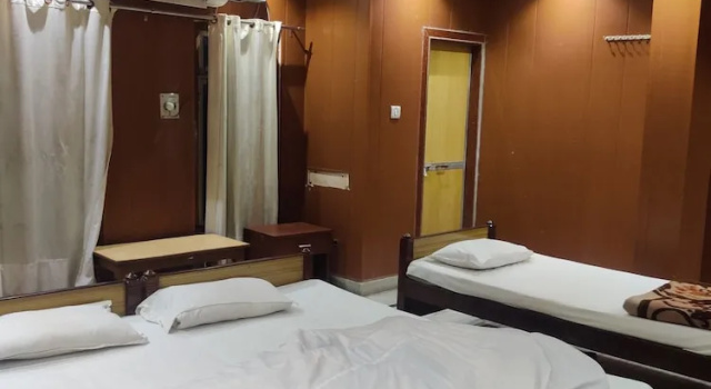Трёхместный номер Deluxe с балконом Hotel Krishan Kanhiya