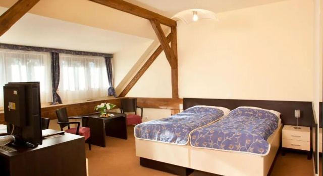 Negócio Triplo quarto Chateau Hotel Liblice