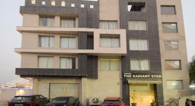 Capital O 23134 Hotel Radiant Star, Забронировать Отель Отели Jaipur Region с завтраком, Завтраки