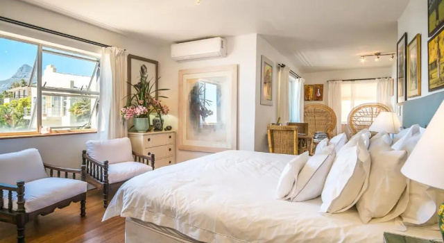 Люкс Deluxe с балконом Kettle's Guesthouse