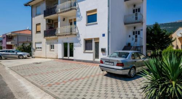 Apartments Mila, Забронировать Апартаменты/квартира Отели Сплитско-Далматинской жупания с парковкой, Парковка