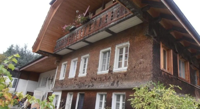BnB Ancienne Cure, Забронировать Отель «постель и завтрак» Отели Pays d'Enhaut с парковкой, Парковка