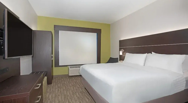 Люкс с 2 комнатами Holiday Inn Express Hotel & Suites Longmont by IHG