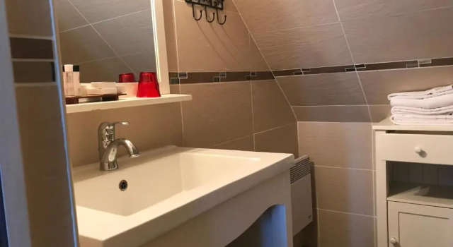 Двухместный номер Standard с видом на сад Hôtel Le Chatellier - Piscine chauffée d'avril à octobre