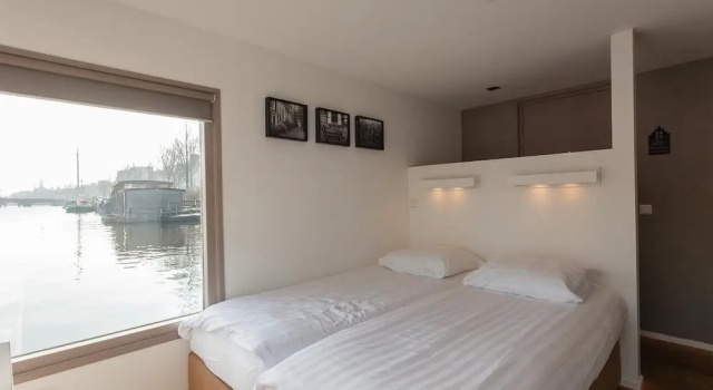 little AMSTEL HouseBoat