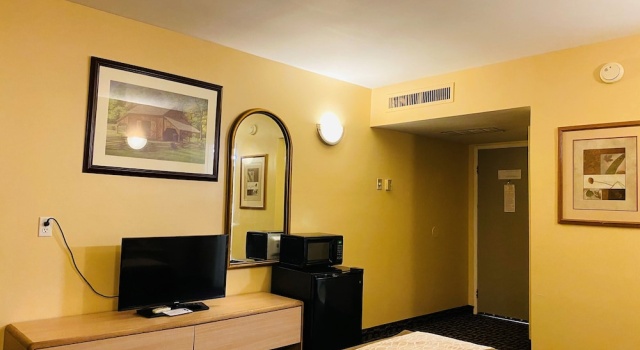 Четырёхместный люкс с балконом M Star Hotel Mansfield