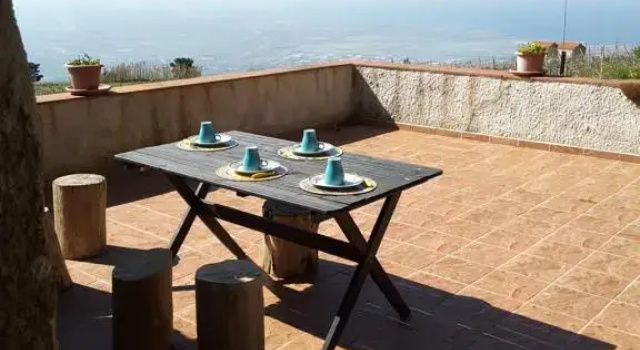 Casa nel Vigneto Erice, Забронировать Отель Отели в центре Эриче, в центре