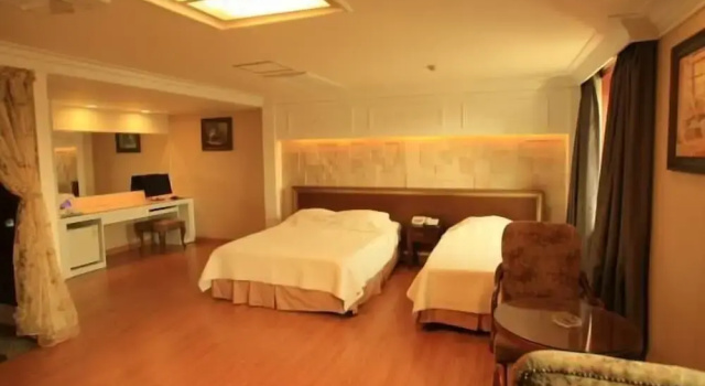Palace Tourist Hotel