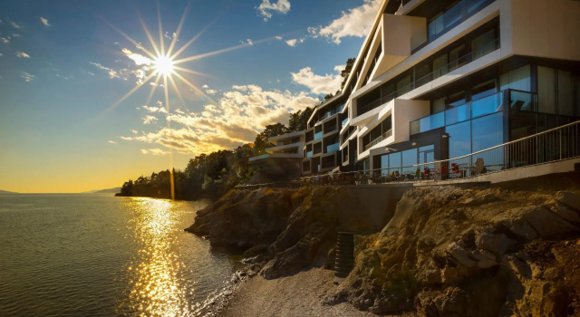 Кровать в общем номере с видом на море Boutique & Design Hotel Navis - Small Luxury Hotels of the World