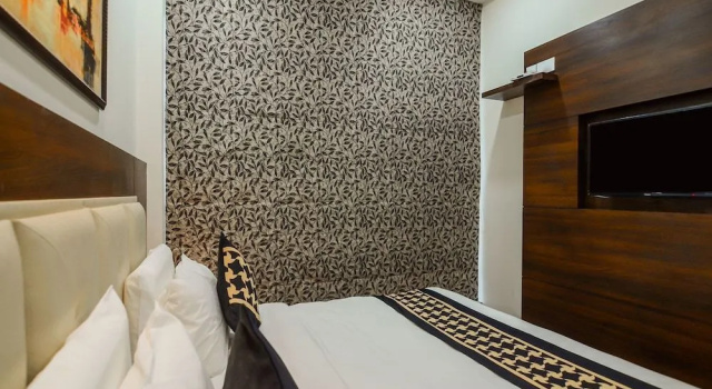 Edition O 30009 Skyhilton Alam Bagh