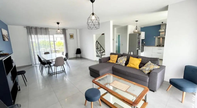 Maison contemporaine refaite à neuf - À 50M de l'océan, Забронировать Отель Отели Плёмёр с парковкой, Парковка