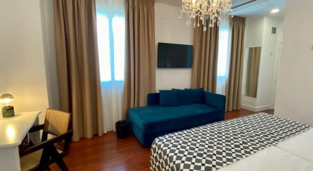 Трёхместный номер Hotel Derby Sevilla