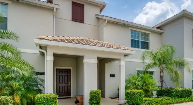 Rent a Luxury Townhome on Storey Lake Resort, Minutes From Disney, Orlando Townhome 2679, Забронировать Вилла Бизнес-отели Диснейуорлд Орландо, 4* 5*