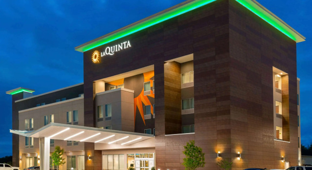 La Quinta Inn & Suites by Wyndham Richmond-Sugarland, Rezervasyon Otel Richmond Teksas
