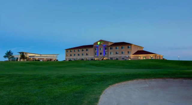Holiday Inn Express & Suites Sioux Center by IHG, Buchen Sie Hotel Hotels in Iowa mit Parkplatz, Parkplätze